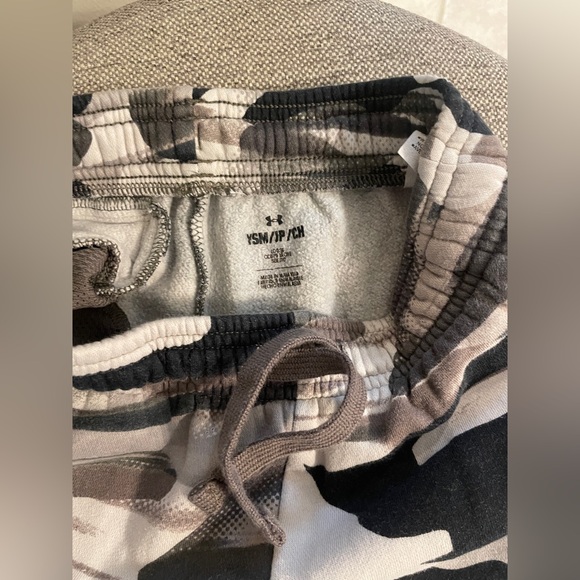 Under Armour Youth Boys Sweatpants - Youth Small (Bundle for Discount) - Picture 4 of 4